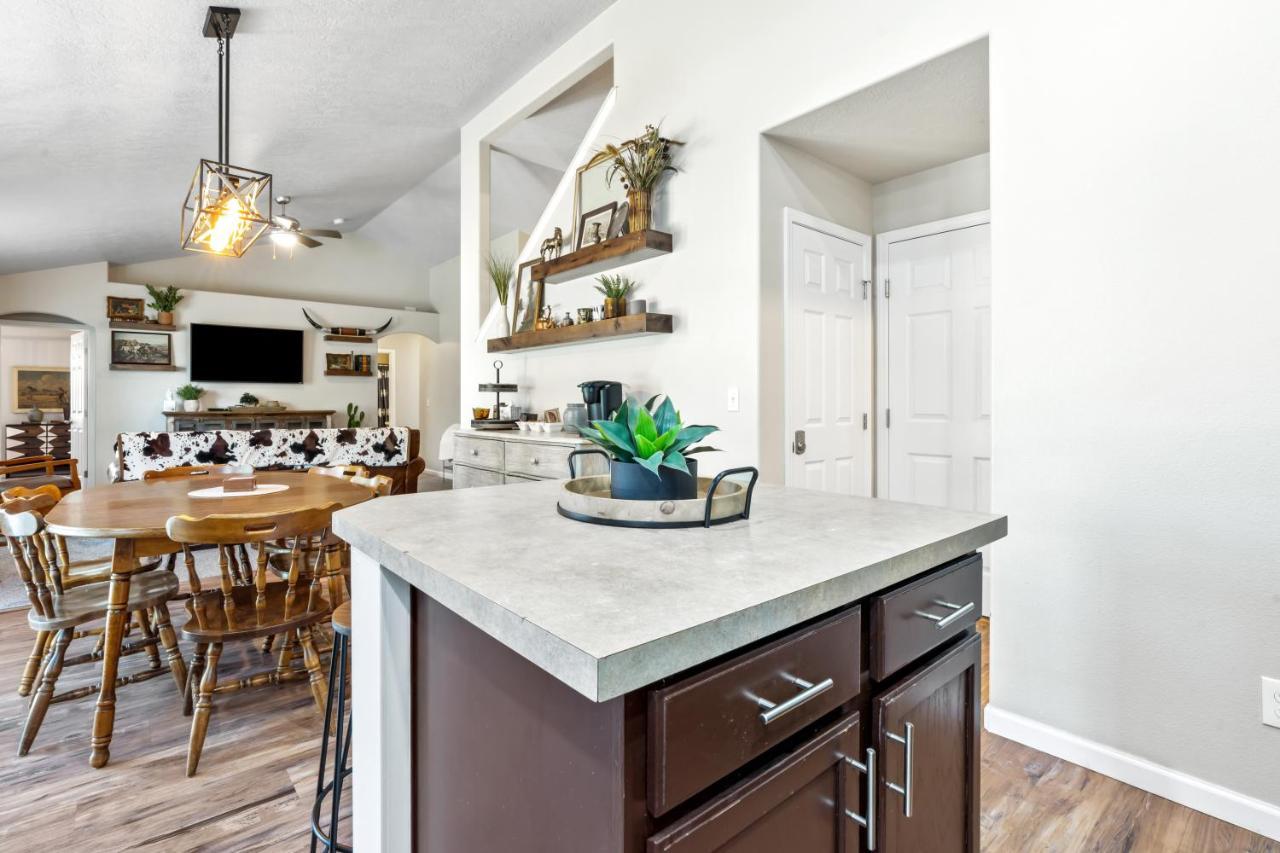Southwestern Style 4 Bedroom Nampa Home Sleeps 16! מראה חיצוני תמונה